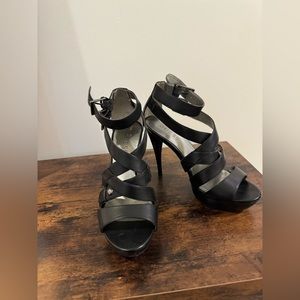 GUESS bold strappy stiletto heel sandal. Size 6
